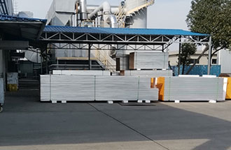 12月26日，志遠凈化工程項目——江蘇省宜興市某工廠凈化車間凈化工程施工中